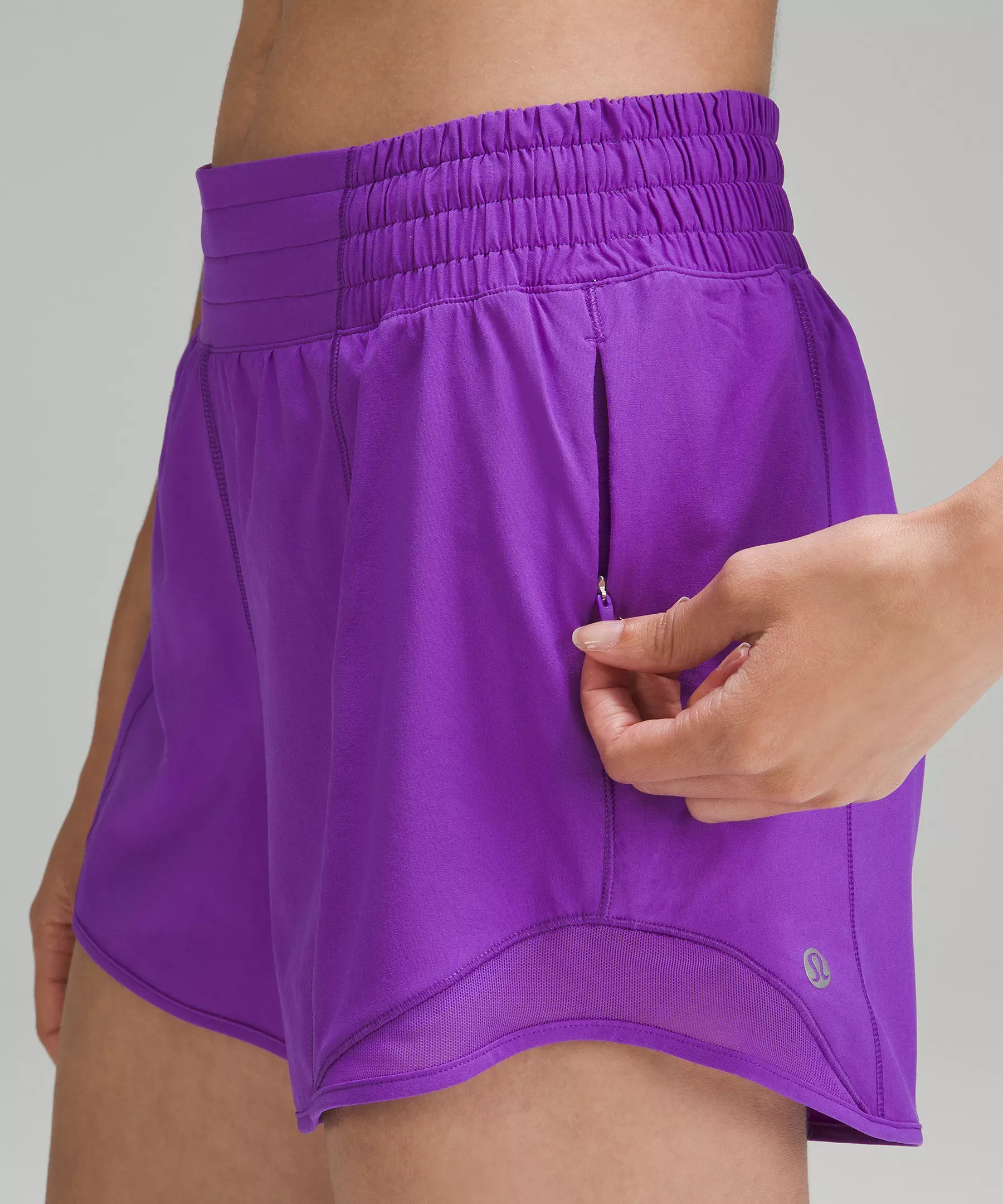 lululemon Hotty Hot High-Rise Lined Short 4′′
